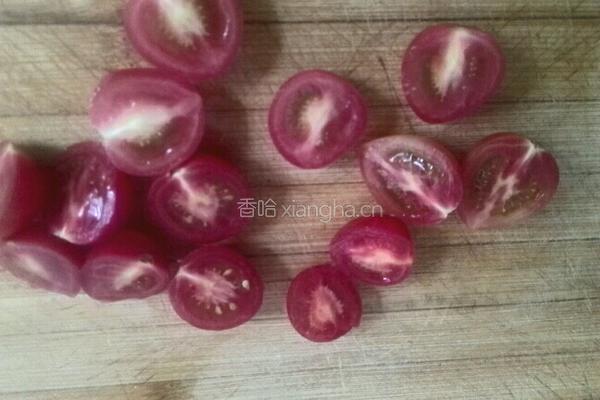 圣女果蛋花汤的做法图解2