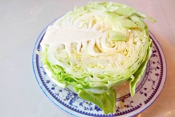  清炒卷心菜的做法图解1