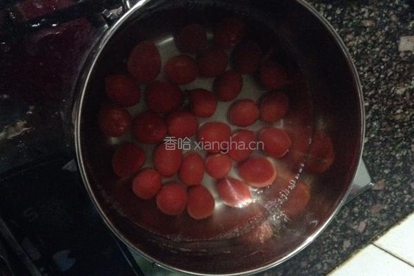 桂花蜜汁圣女果的做法图解2