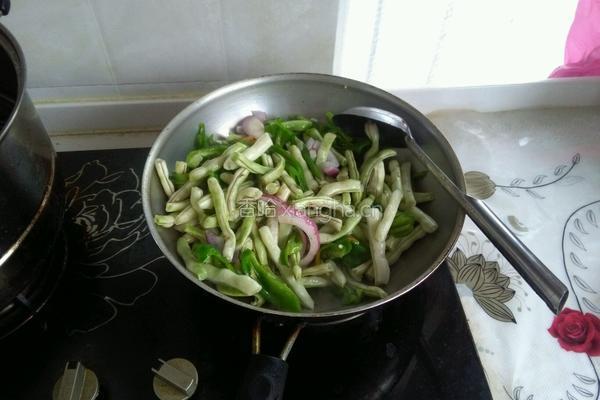 素焖芸豆的做法图解3