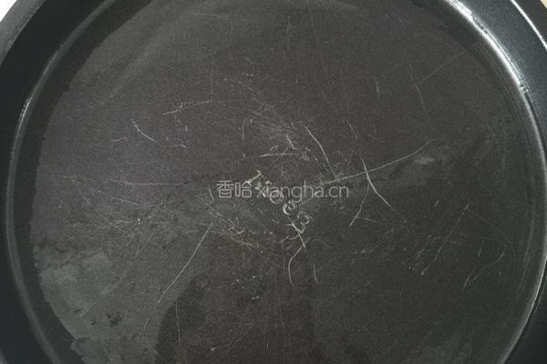 火腿培根披萨的做法图解2