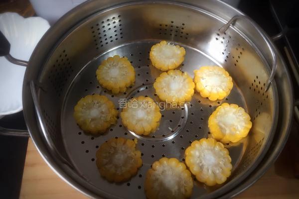 香脆排骨闷玉米的做法图解1