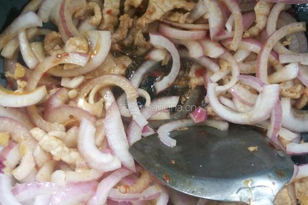 洋葱炒肉的做法图解4
