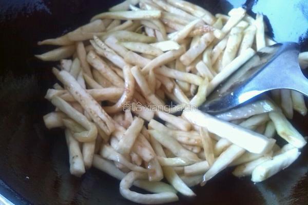青椒西红柿炒茄子的做法图解4