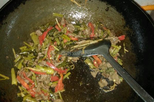 酸菜炒牛肉的做法图解5