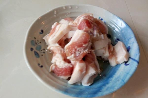  肥肉炖白萝卜的做法图解2
