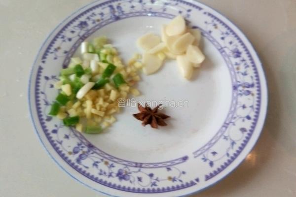  肥肉炖白萝卜的做法图解3