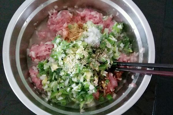 白萝卜猪肉馅生煎包的做法图解9