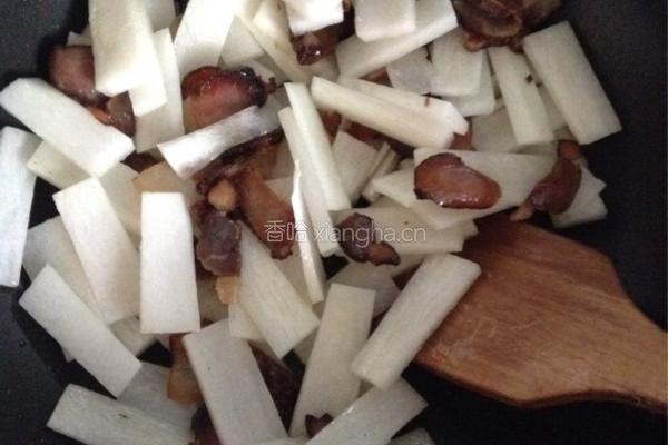 白萝卜炒酱肉的做法图解4