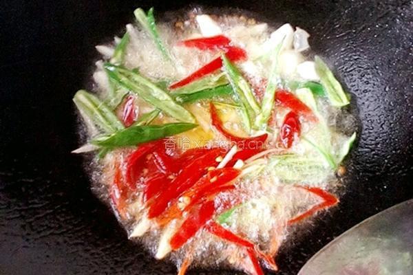 绿豆芽炒鳝鱼丝的做法图解6
