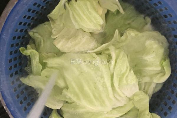 手撕包菜的做法图解3
