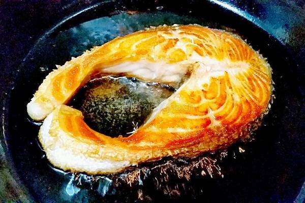 彩椒三文鱼焗饭盅的做法图解3