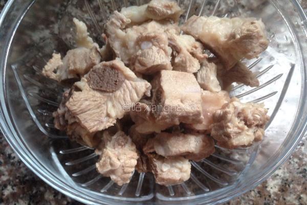 蒜香排骨的做法图解1