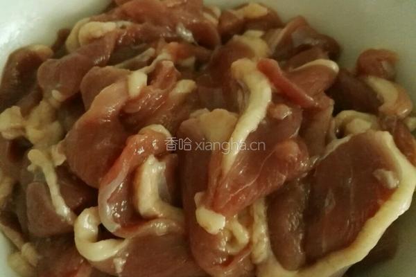 酱爆鸭片的做法图解1