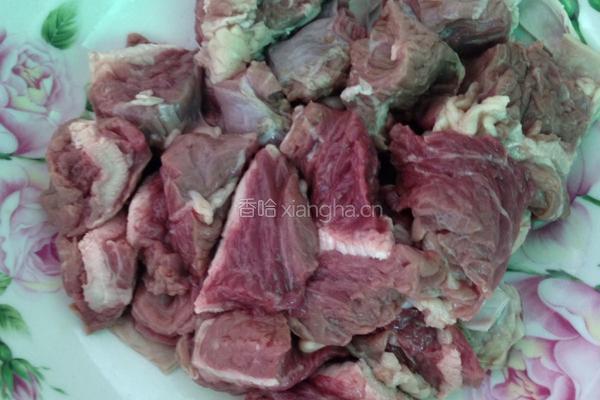 土豆烧牛腩的做法图解2