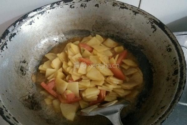 西红柿炒土豆片的做法图解3