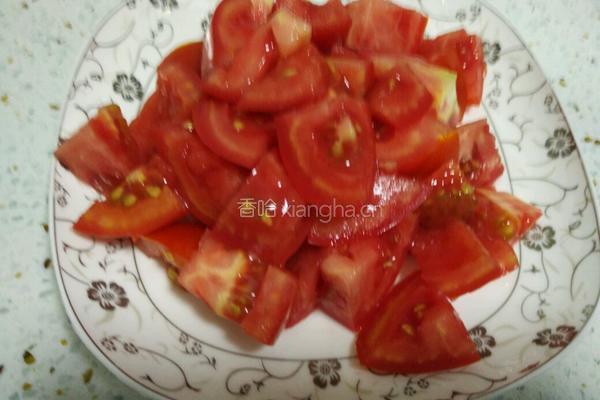 圣女果炒鸡蛋的做法图解1