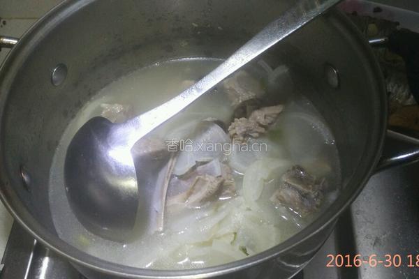 白萝卜排骨汤的做法图解5