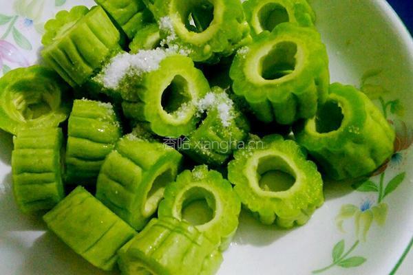 苦瓜酿肉的做法图解2