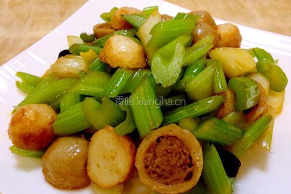 海鲜丸子炒芹菜的做法图解10