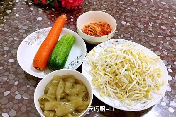 素杂拌拉皮的做法图解1