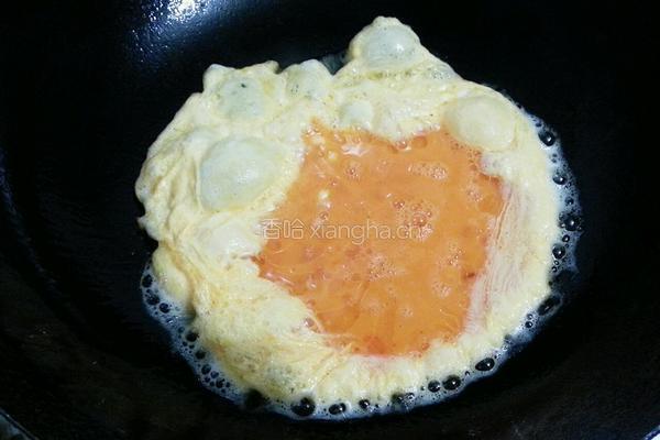 彩椒炒火腿鸭蛋的做法图解4