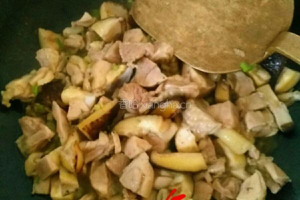 香菇炒鸡的做法图解5