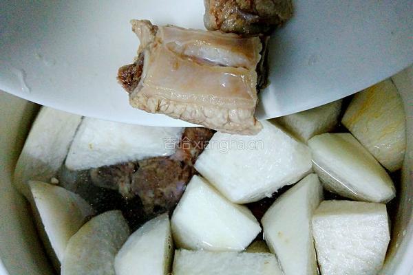 白萝卜薏仁排骨汤的做法图解8