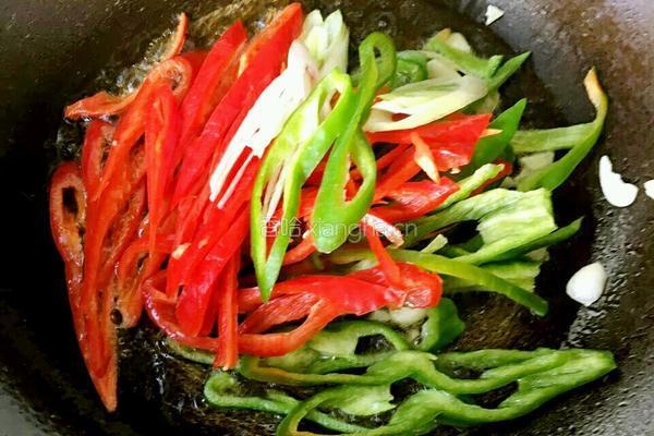 双椒萝卜丝的做法图解5