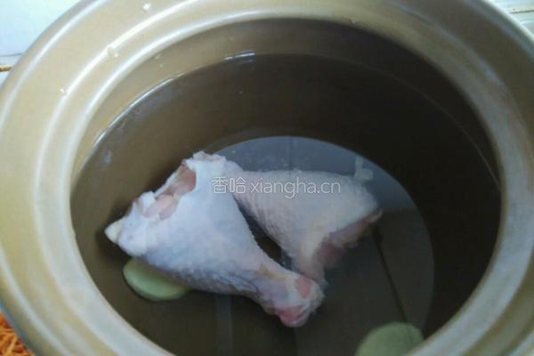 鲜虫草花煲鸡汤的做法图解5