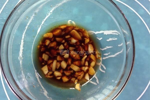 西瓜皮拌青瓜的做法图解4