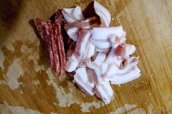 卷心菜炒肉的做法图解2
