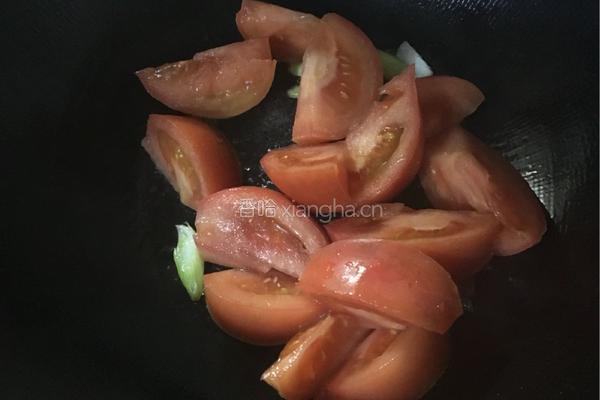 西红柿炒韭菜的做法图解3