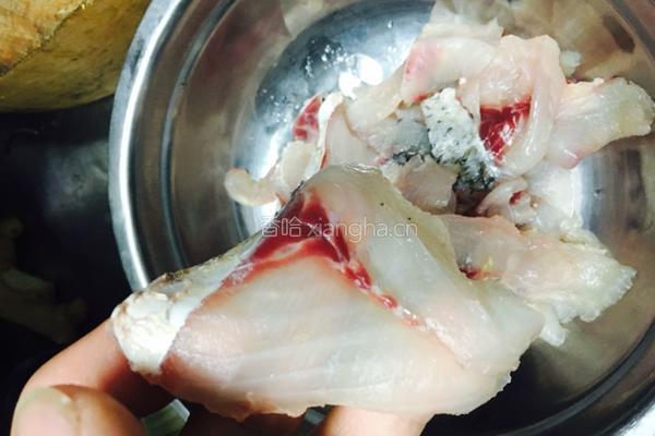 老坛酸菜片片鱼的做法图解2