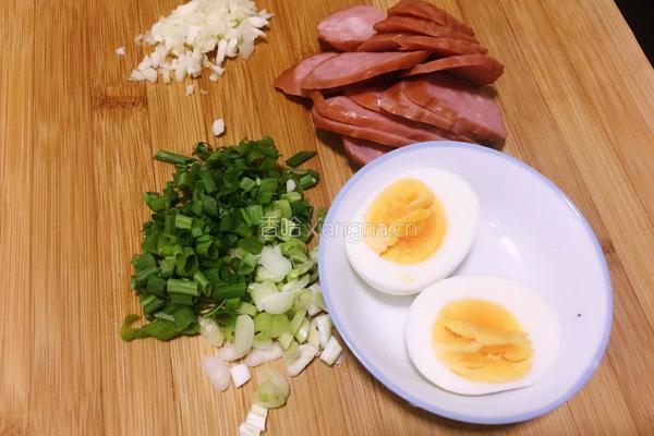 牛肉烤肠蔬菜面的做法图解3