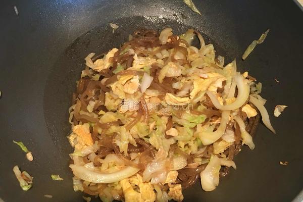 卷心菜粉条炒鸡蛋的做法图解9