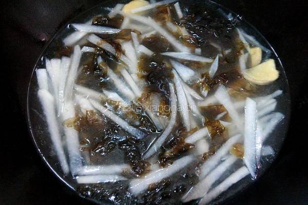 紫菜白萝卜汤的做法图解6
