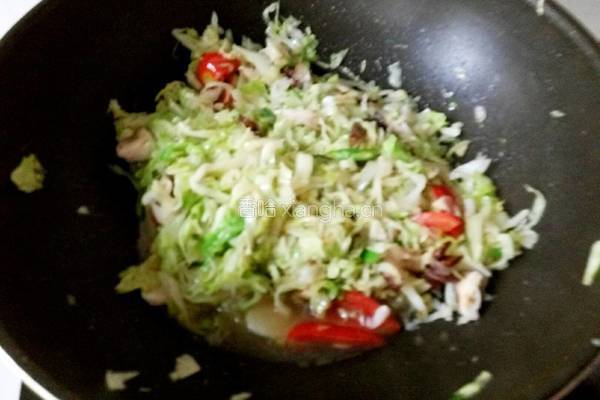 卷心菜炒香菇的做法图解9