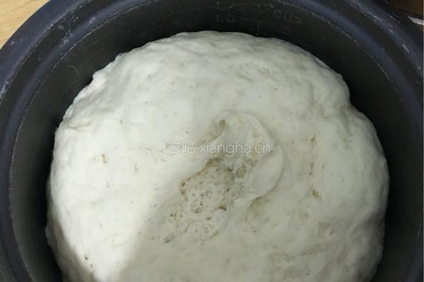原生态包子加煎饺配番茄的做法图解1