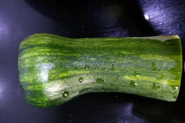 清炒南瓜丝的做法图解1