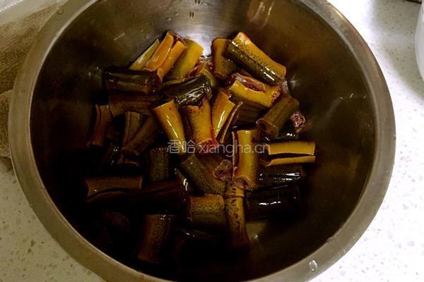黄瓜烧鳝鱼麻辣版的做法图解3