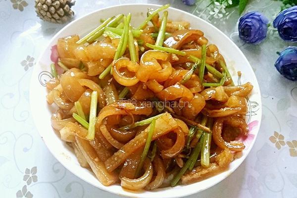 猪皮炒芹菜的做法图解11