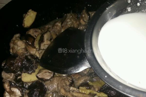 香菇辣子鸡的做法图解5