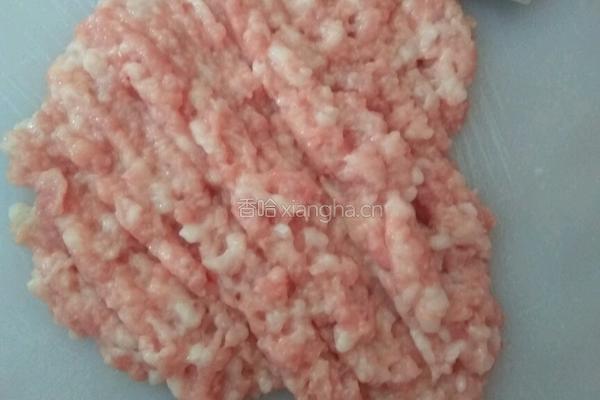 糖醋肉丸子的做法图解1