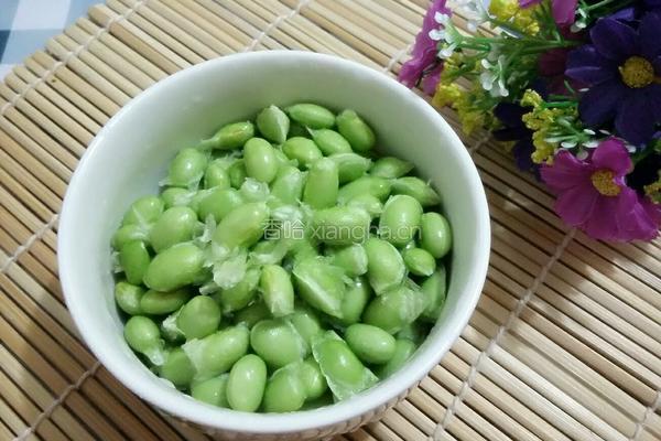 鲜猪肉蒸毛豆的做法图解2