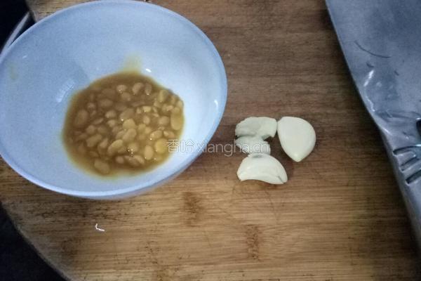 豆酱包菜的做法图解2