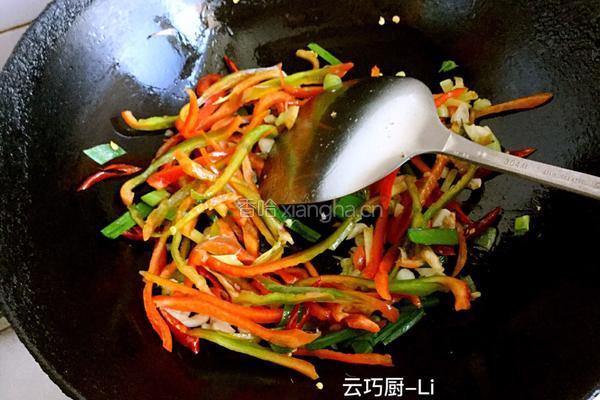 卷心菜辣炒豆腐皮的做法图解11