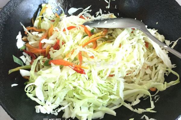 卷心菜辣炒豆腐皮的做法图解12