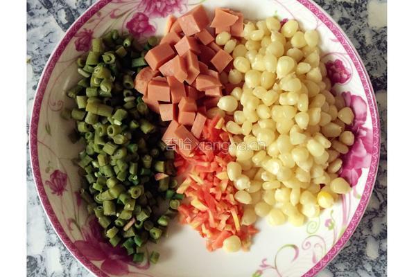 多彩蛋炒饭的做法图解2