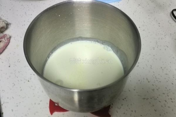 酸奶慕斯蛋糕的做法图解5